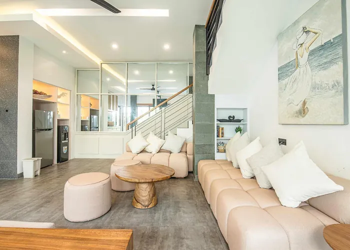 Elegant 3br Oasis In The Heart Of Ferienhaus