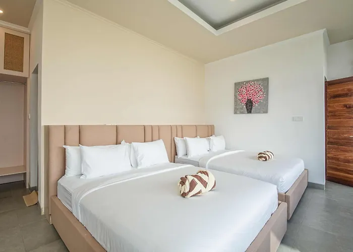 Elegant 3br Oasis In The Heart Of Ferienhaus