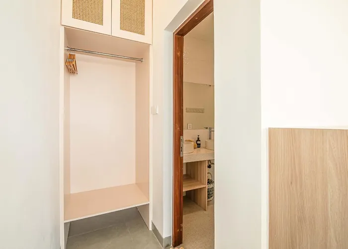 Elegant 3br Oasis In The Heart Of