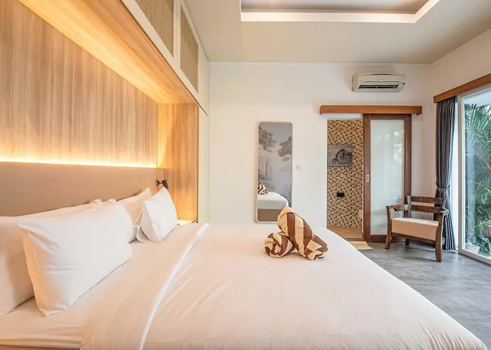 Elegant 3br Oasis In The Heart Of Ferienhaus