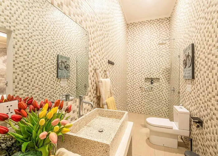 Elegant 3br Oasis In The Heart Of *